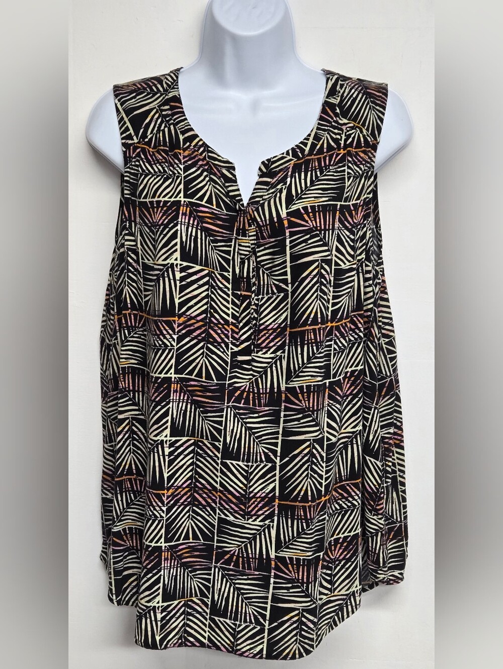 Sonoma L Sleeveless Top Rayon India Tropical Leaf Pattern Casual